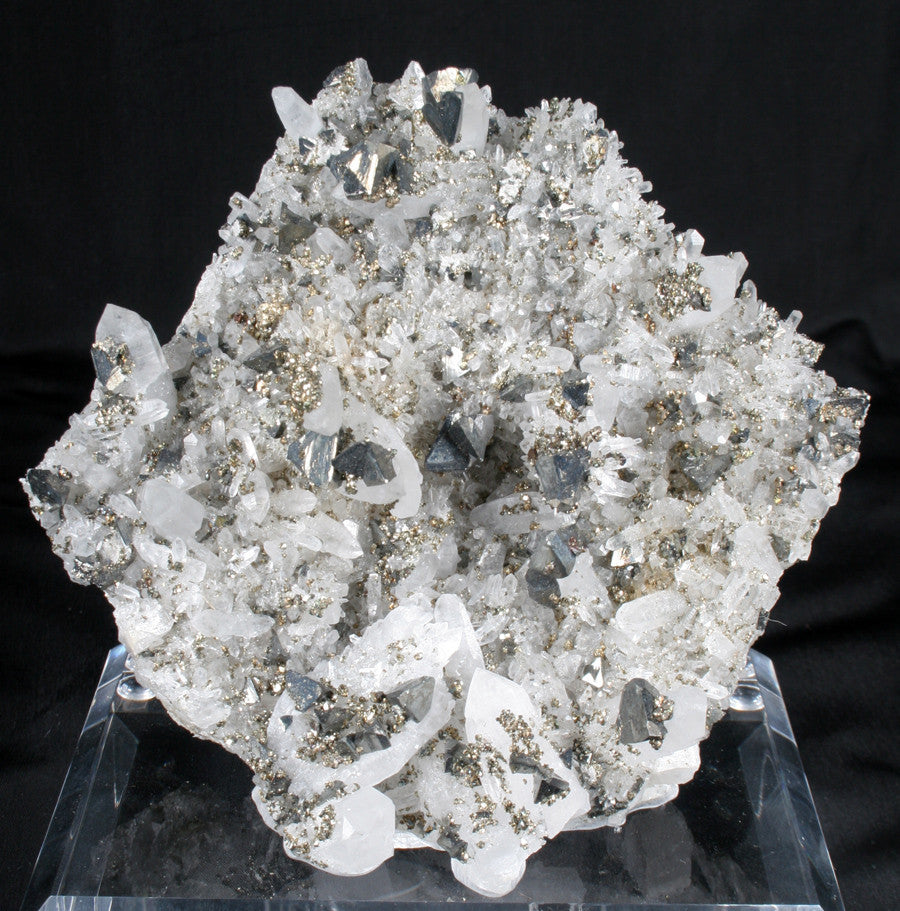 7126 - TETRAHEDRITE and PYRITE on QUARTZ