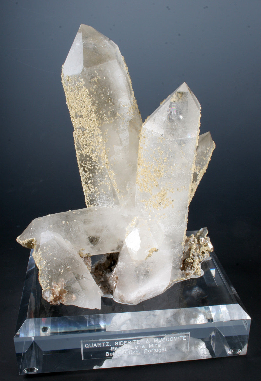 7278 - QUARTZ, SIDERITE, and MUSCOVITE