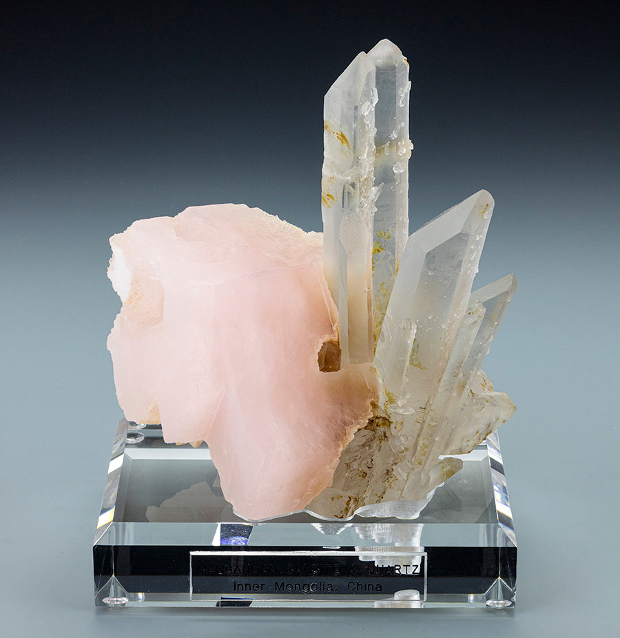 7911 - MANGANOAN CALCITE & QUARTZ