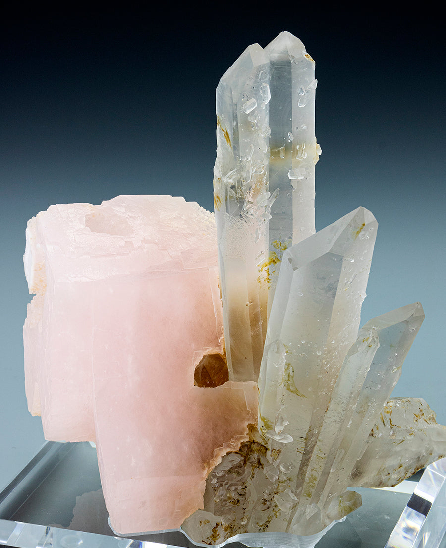 7911 - MANGANOAN CALCITE & QUARTZ